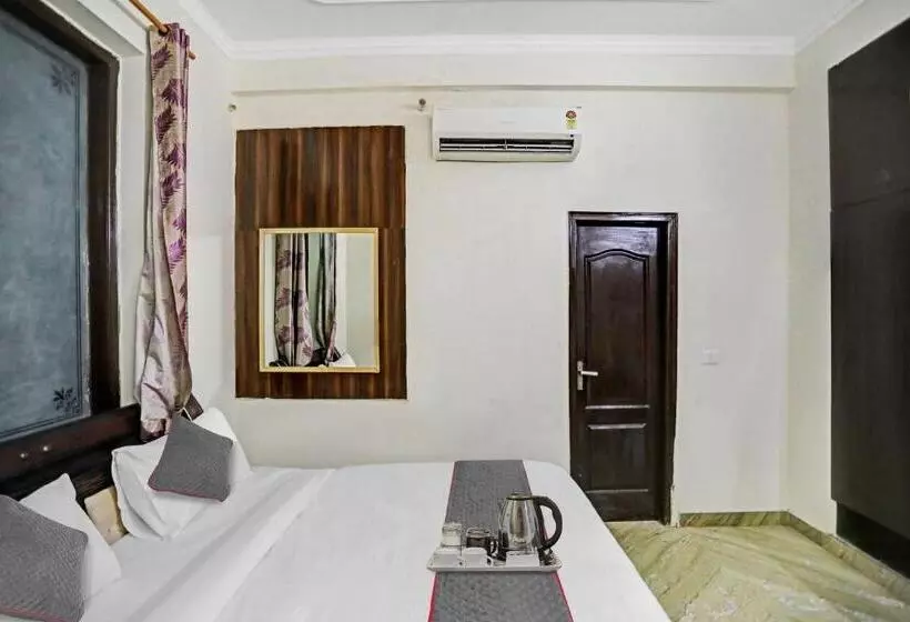 ホテル Townhouse The Premier View Near Iskcon Temple Noida
