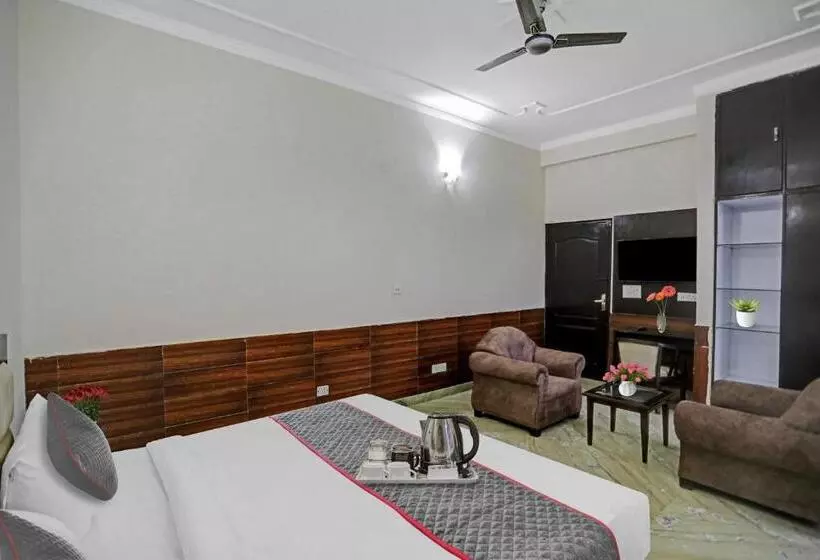 ホテル Townhouse The Premier View Near Iskcon Temple Noida