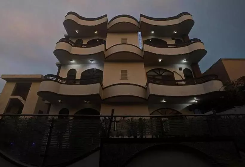 ホテル Townhouse The Premier View Near Iskcon Temple Noida
