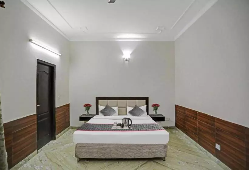 ホテル Townhouse The Premier View Near Iskcon Temple Noida