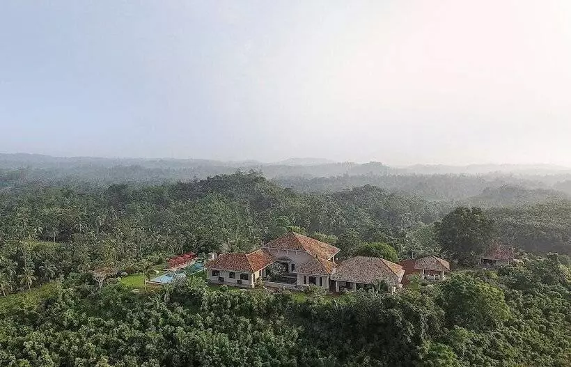 Villa Mayurana By Edwards Collection