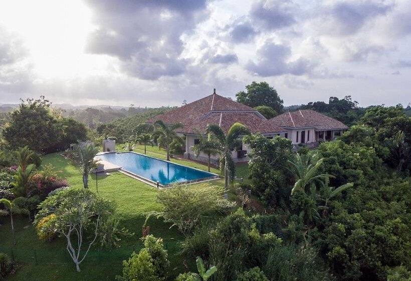 Villa Mayurana By Edwards Collection