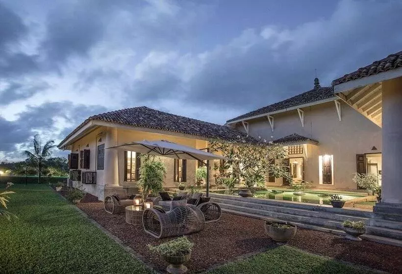 Villa Mayurana By Edwards Collection