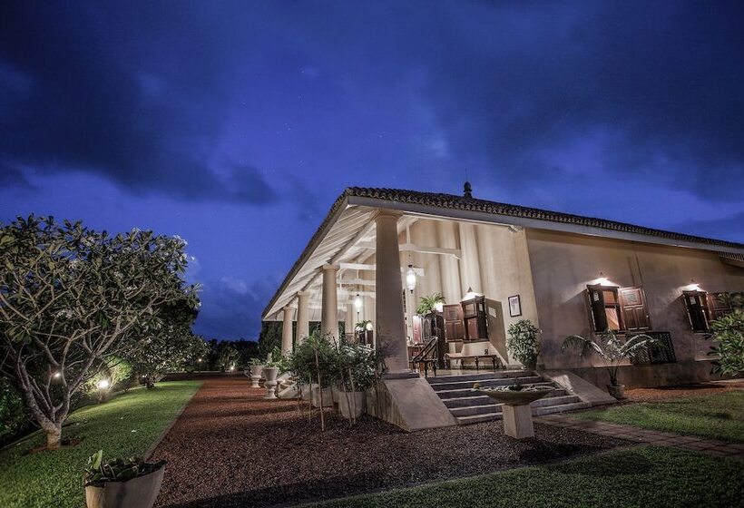 Villa Mayurana By Edwards Collection