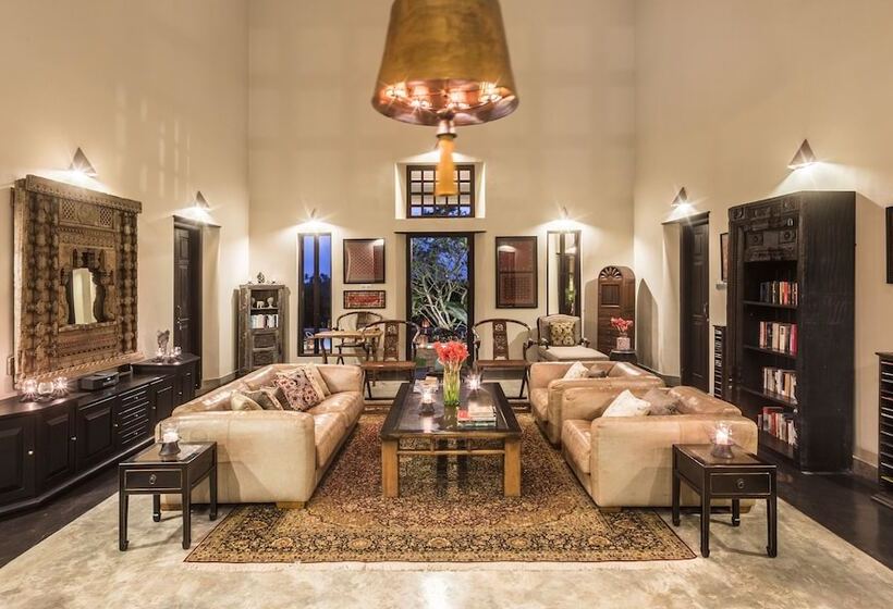 Villa Mayurana By Edwards Collection