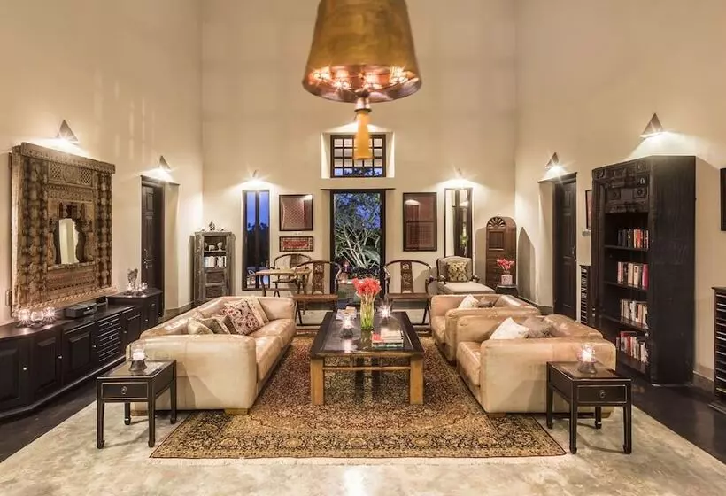 Villa Mayurana By Edwards Collection