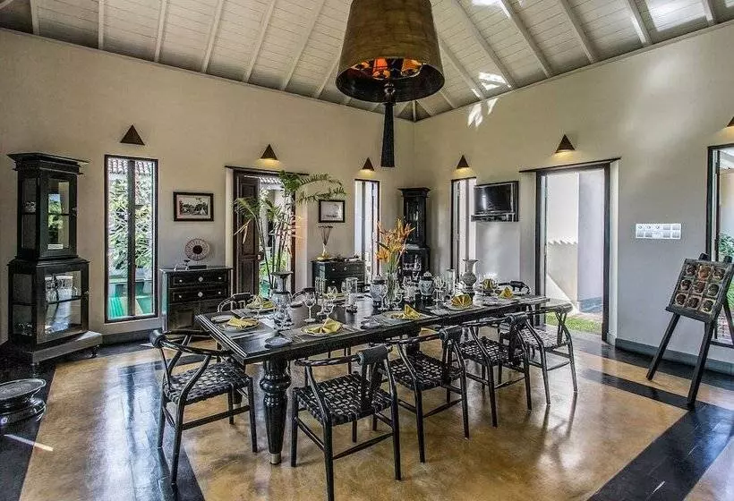 Villa Mayurana By Edwards Collection