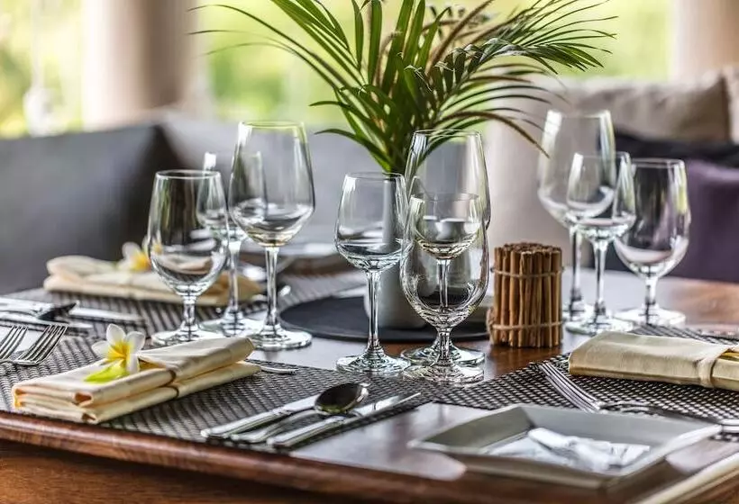 Villa Mayurana By Edwards Collection