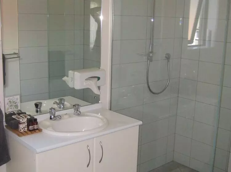 755 Regal Court Motel