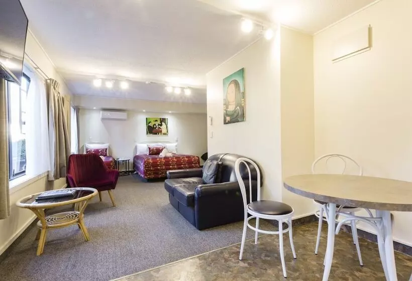 755 Regal Court Motel