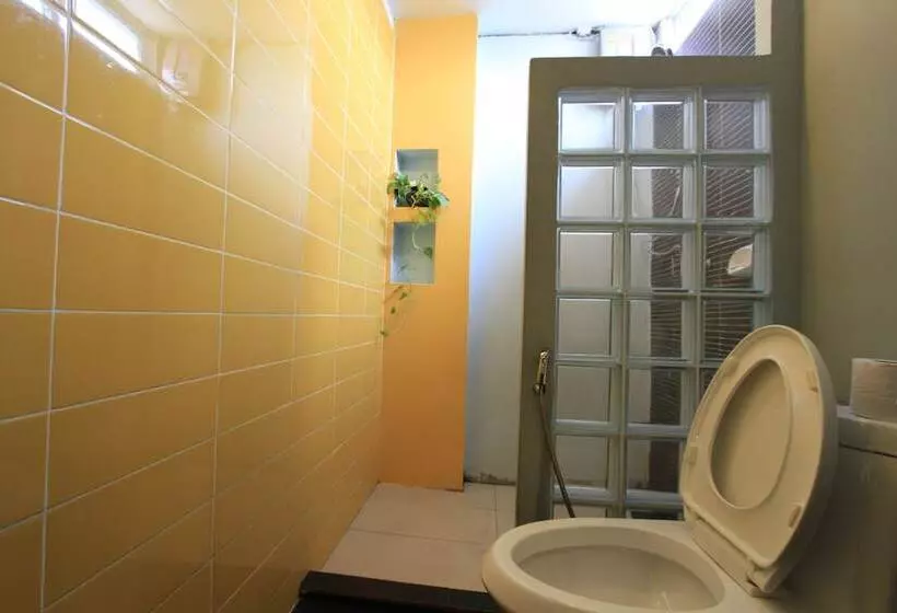 تختخواب و صبحانه Tony S Place Beds And Breakfast