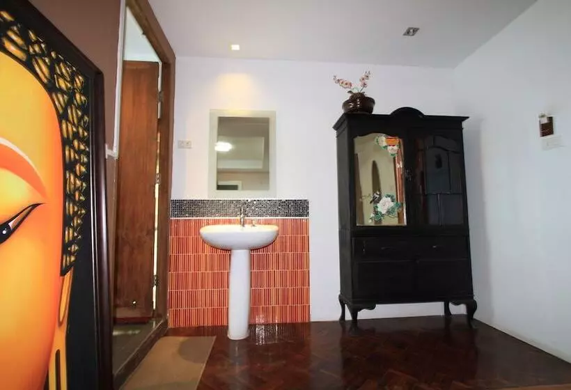 تختخواب و صبحانه Tony S Place Beds And Breakfast