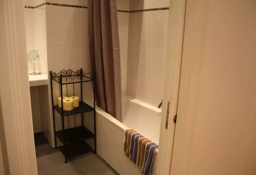 Govienna Opera Apartment