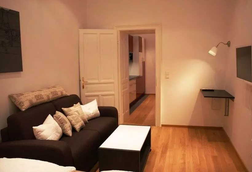 Govienna Opera Apartment