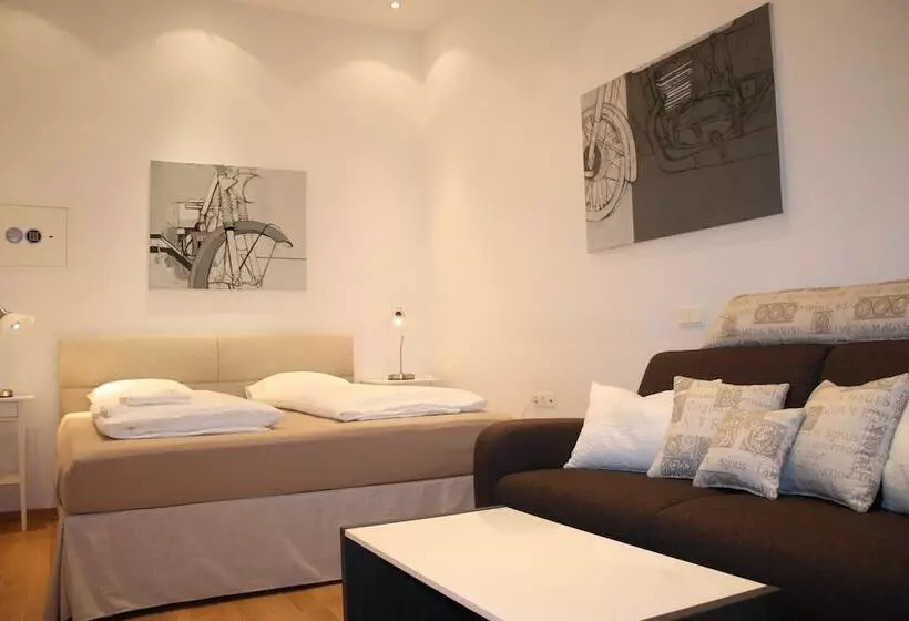 Govienna Opera Apartment