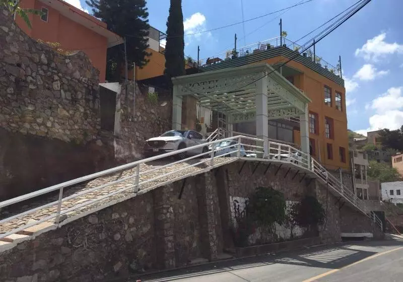 هتل 1988 Guanajuato