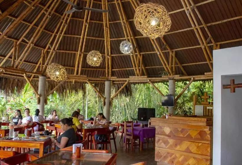 ホテル Axkan Palenque