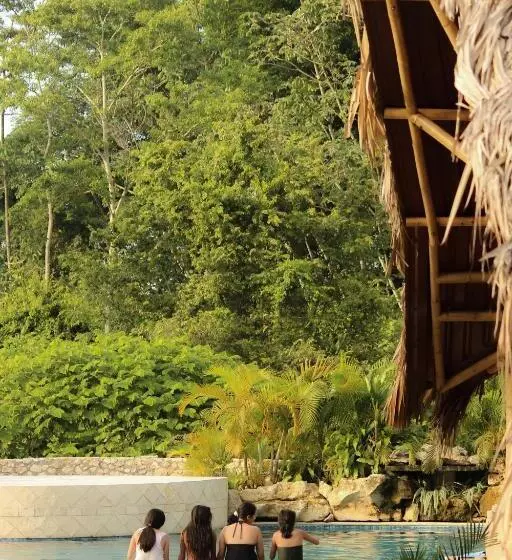 ホテル Axkan Palenque