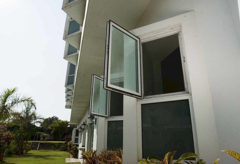 Отель Hacienda Del Rio Oaxtepec