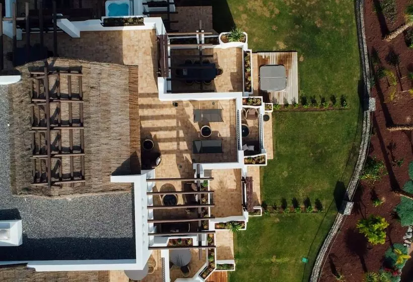 هتل Las Terrazas de Abama Suites