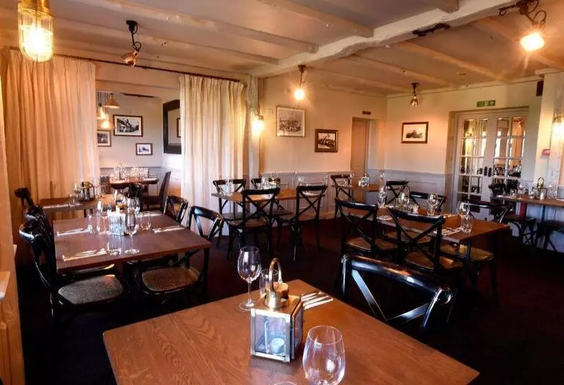 호텔 The Lifeboat Inn