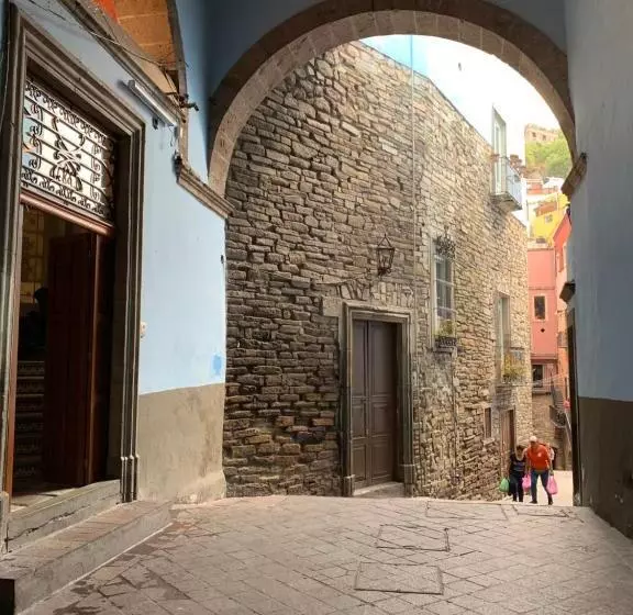 هتل Mansion Von Humboldt