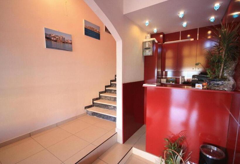 בית מלון כפרי Plaza