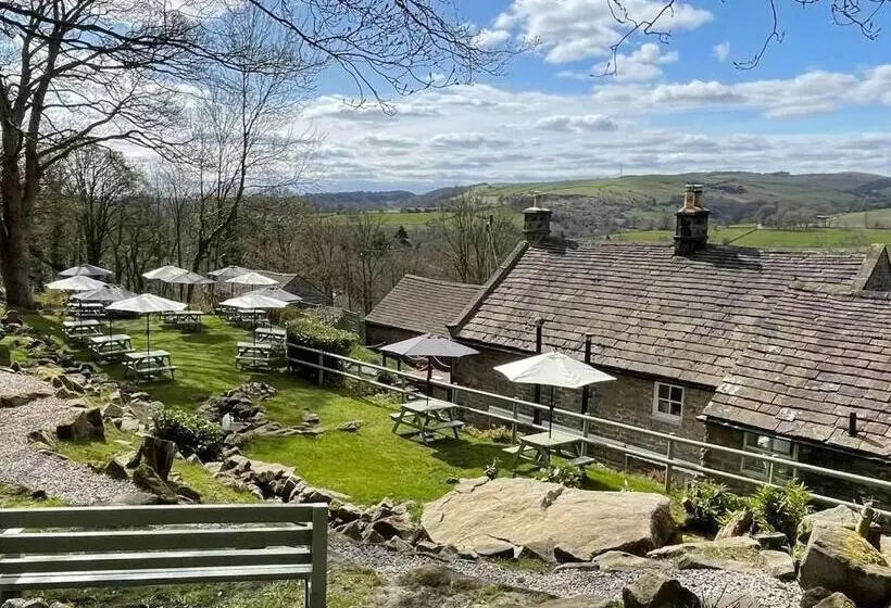 Отель The Chequers Inn