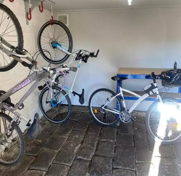 Отель The Chequers Inn