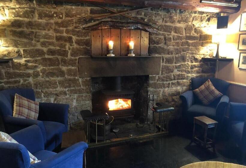 בית מלון כפרי The Chequers Inn