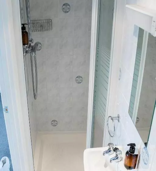 Пансион Kingsway Guesthouse A Selection Of Single, Double And Family Rooms In A Central Location