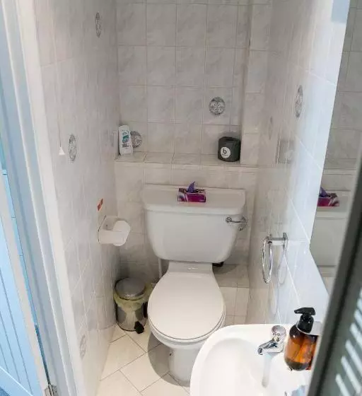 Пансион Kingsway Guesthouse A Selection Of Single, Double And Family Rooms In A Central Location