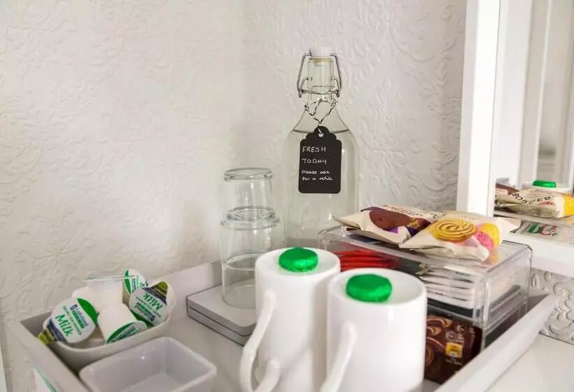 Пансион Kingsway Guesthouse A Selection Of Single, Double And Family Rooms In A Central Location