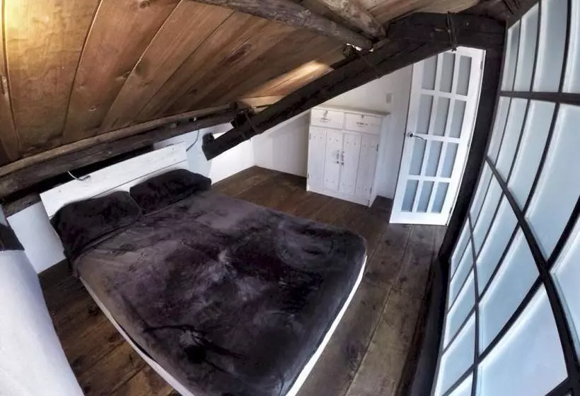 Hostel Snail Bed & Breakfast