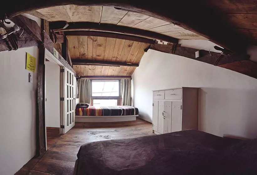 Hostel Snail Bed & Breakfast