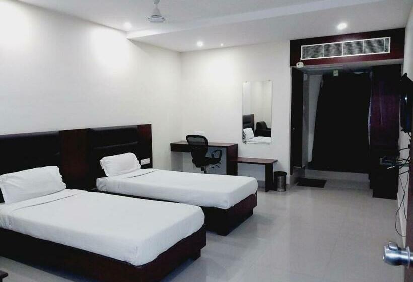 호텔 Sistla S Athithi Inn