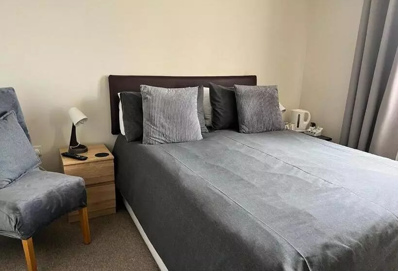 تختخواب و صبحانه A Castle View