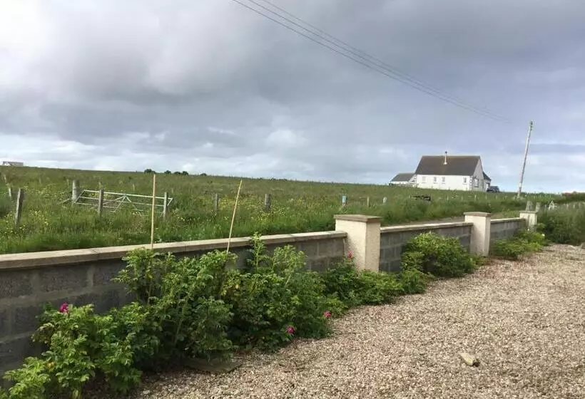 تختخواب و صبحانه A Castle View