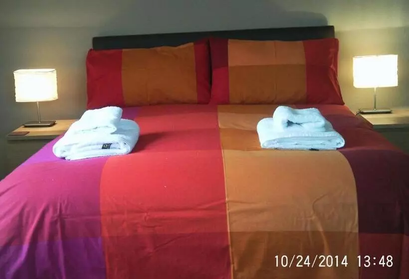 تختخواب و صبحانه A Castle View