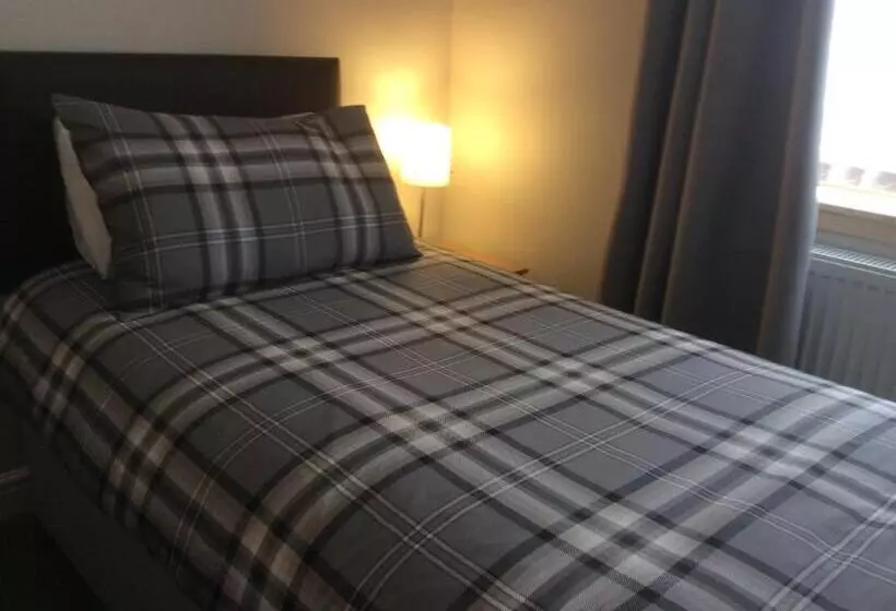 تختخواب و صبحانه A Castle View