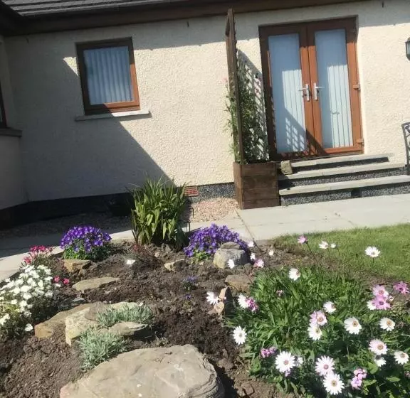 تختخواب و صبحانه A Castle View