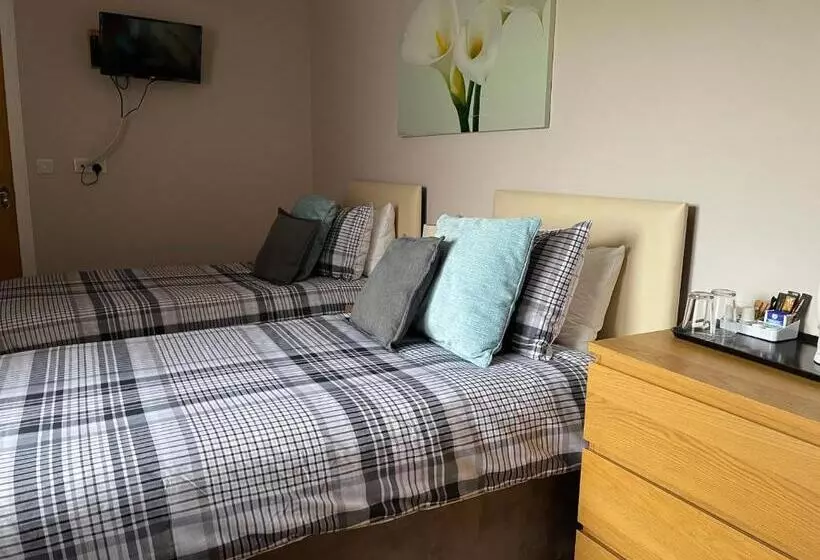 تختخواب و صبحانه A Castle View