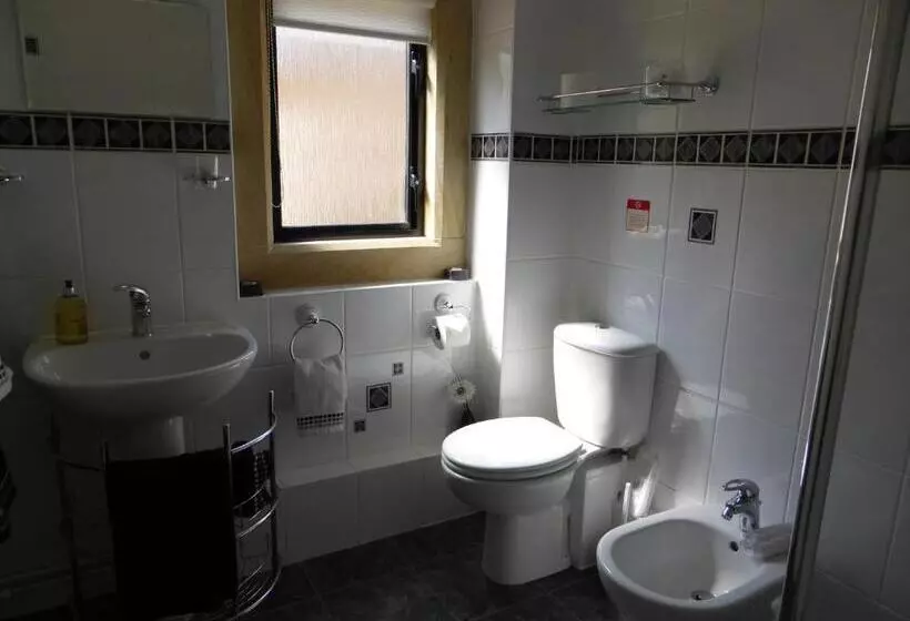 تختخواب و صبحانه Liongate House