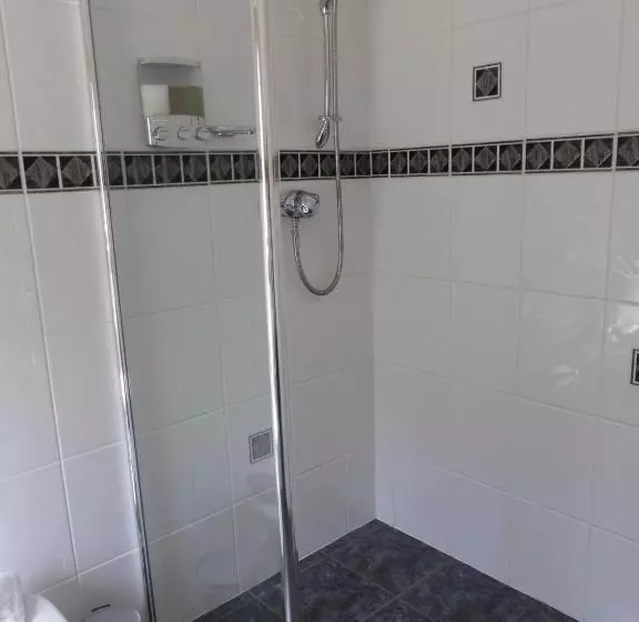 تختخواب و صبحانه Liongate House