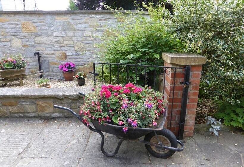 مبيت وإفطار Liongate House