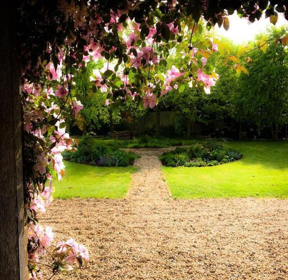 مبيت وإفطار Starnash Farmhouse