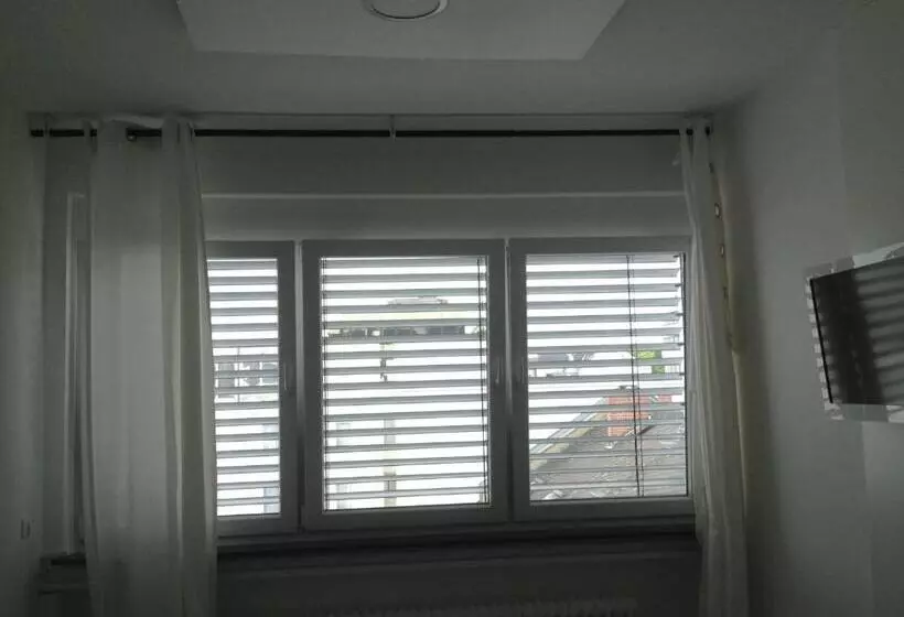 Business Hostel Wiesbaden One