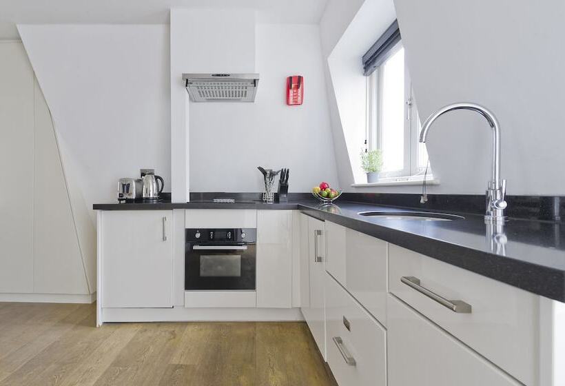 Crane Court By City2stay