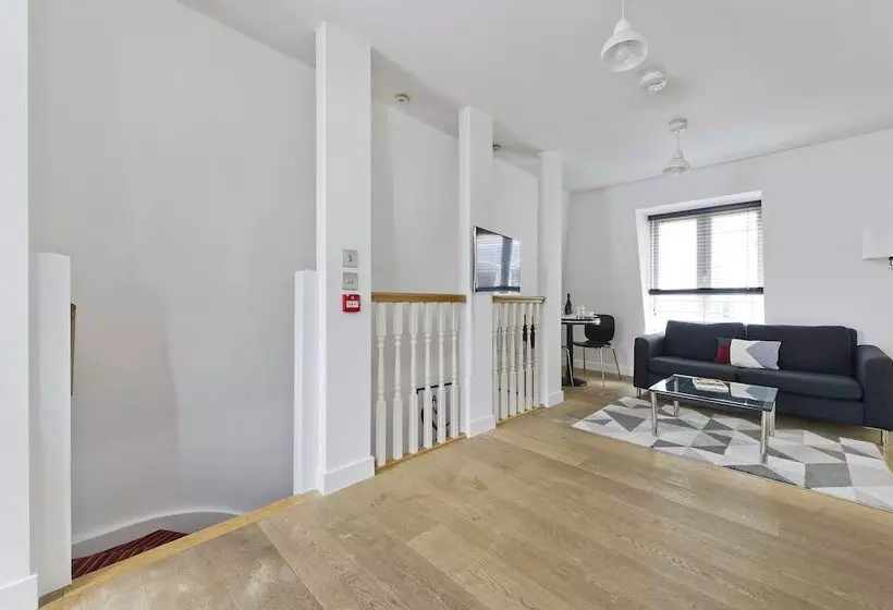 Crane Court By City2stay