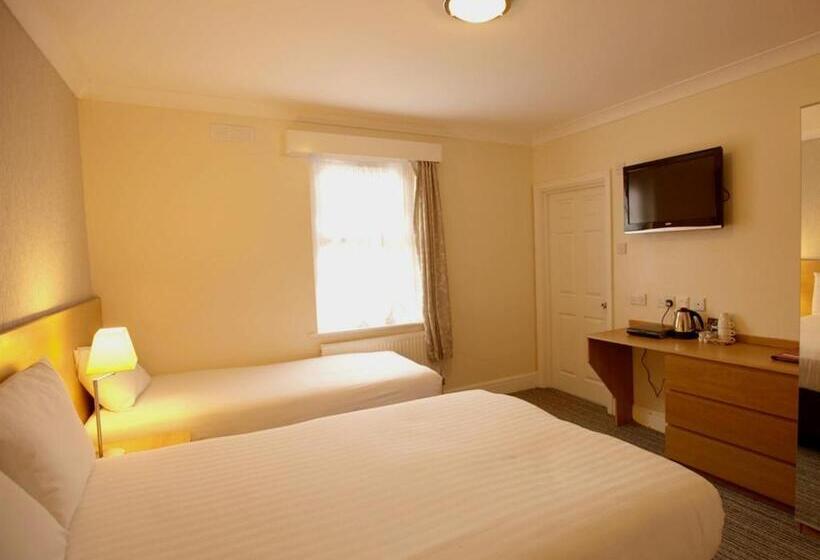 Отель Ashley Victoria